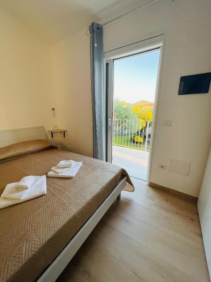 סאן תאודורו Chrisso Rooms Affittacamere מראה חיצוני תמונה